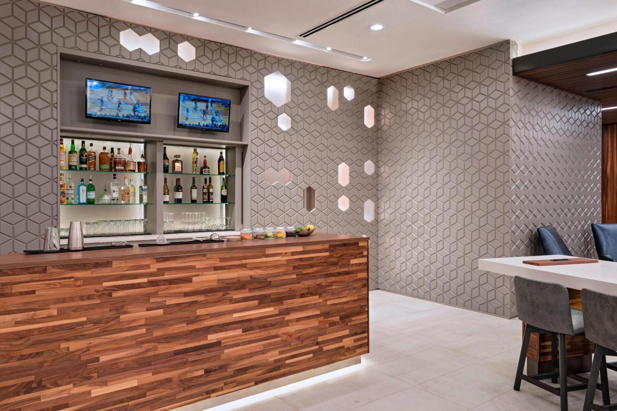 休斯顿舒格兰/普安特湖万怡酒店 外观 照片